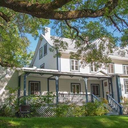 Hotel Le Triangle d'été - auberge écoresponsable&yoga à Saint-Laurent-de-l'ile d'Orleans Extérieur photo