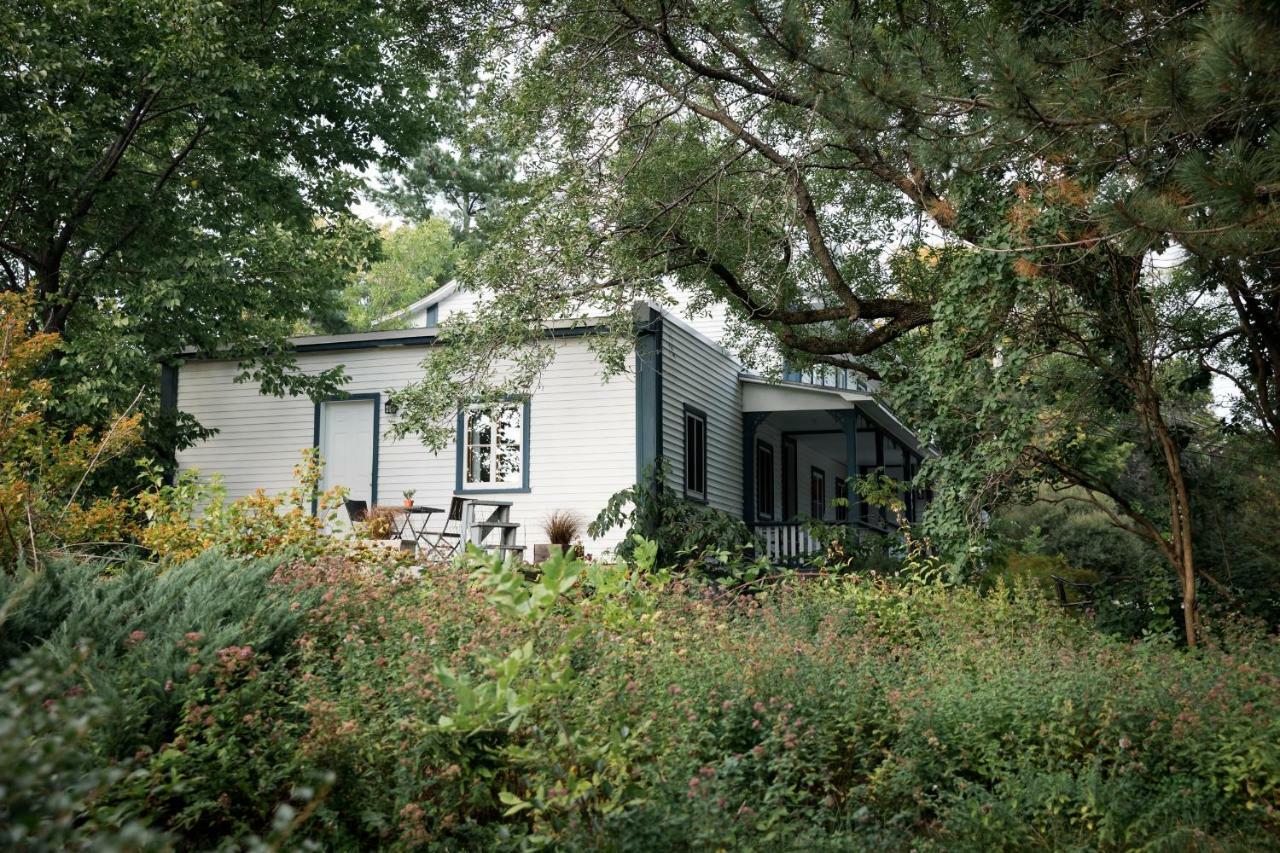 Hotel Le Triangle d'été - auberge écoresponsable&yoga à Saint-Laurent-de-l'ile d'Orleans Extérieur photo