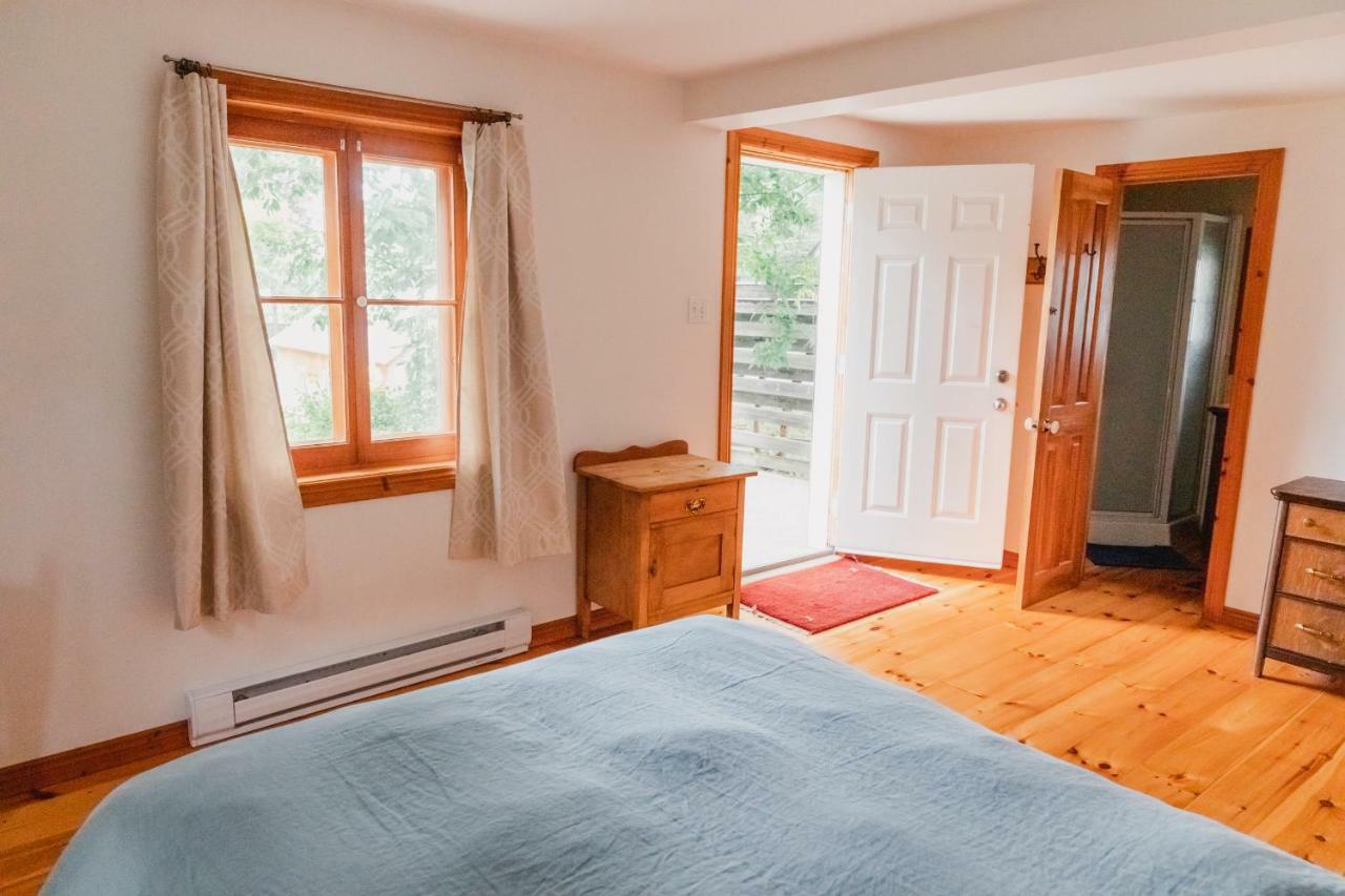 Hotel Le Triangle d'été - auberge écoresponsable&yoga à Saint-Laurent-de-l'ile d'Orleans Extérieur photo