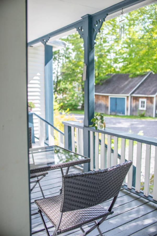 Hotel Le Triangle d'été - auberge écoresponsable&yoga à Saint-Laurent-de-l'ile d'Orleans Extérieur photo